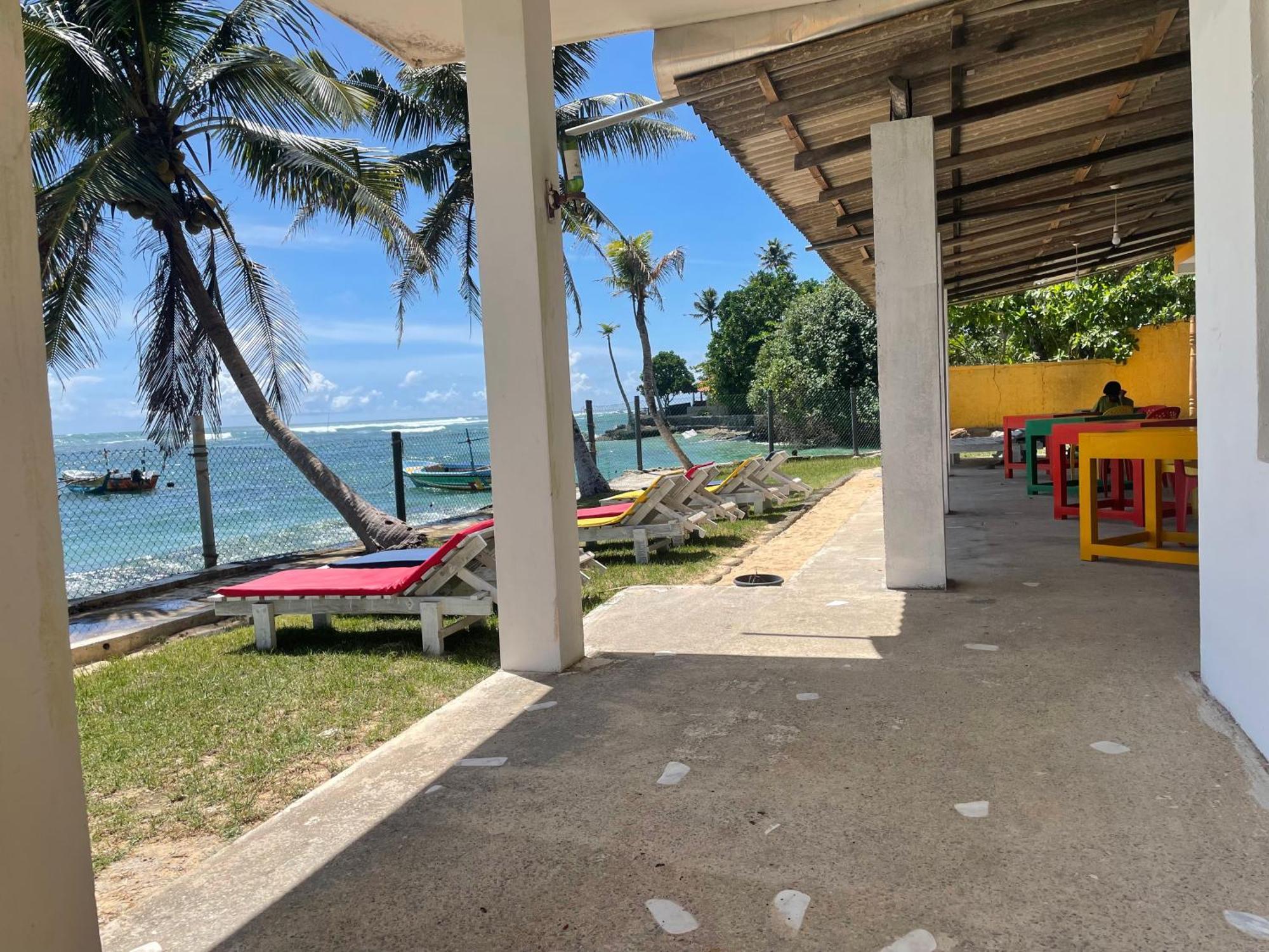 Sayuri Beach Hotel 마타라 외부 사진