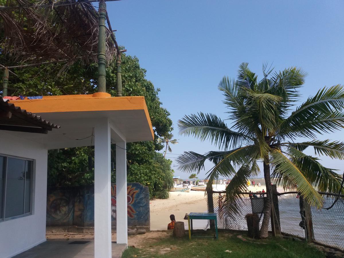 Sayuri Beach Hotel 마타라 외부 사진