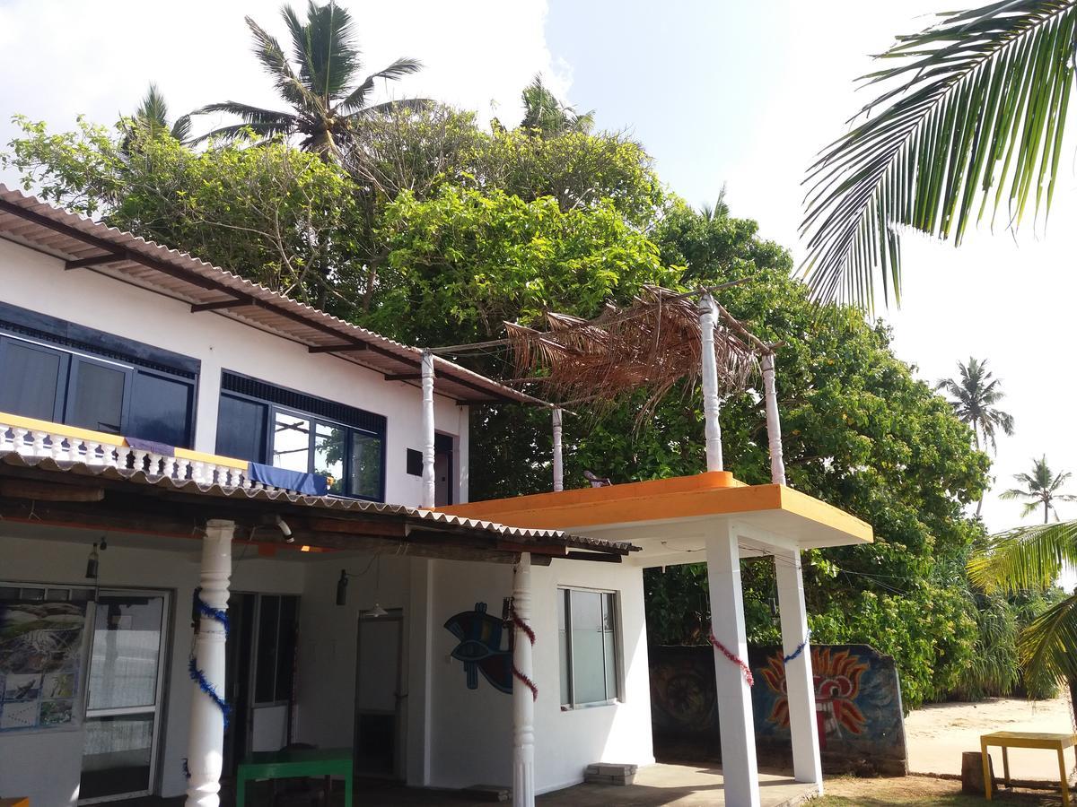 Sayuri Beach Hotel 마타라 외부 사진