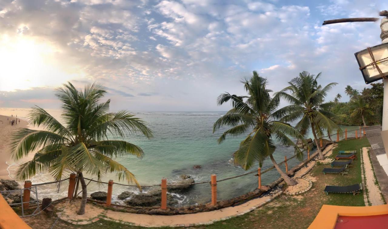 Sayuri Beach Hotel 마타라 외부 사진